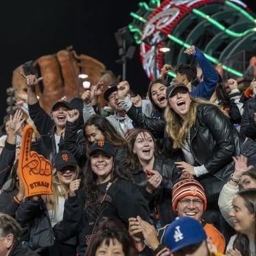SMC students enjoying the game at Oracle Park